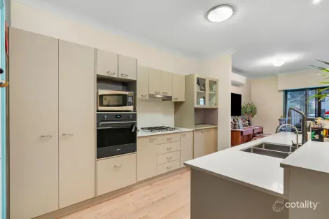 Property photo of 11 Jetty Walk Forest Lake QLD 4078