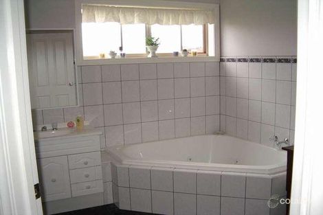 Property photo of 20 Jeeralang Avenue Newborough VIC 3825