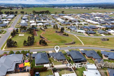 6 Ross Pkwy, Gobbagombalin, NSW 2650