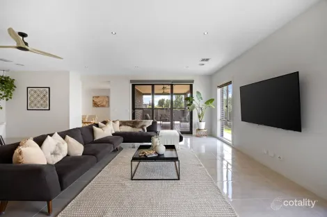 Property photo of 39 Rothschild Road Gisborne VIC 3437