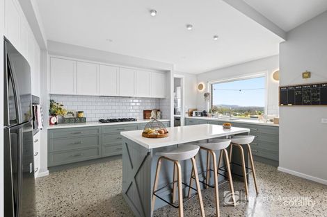 Property photo of 24 Protea Court Jindera NSW 2642