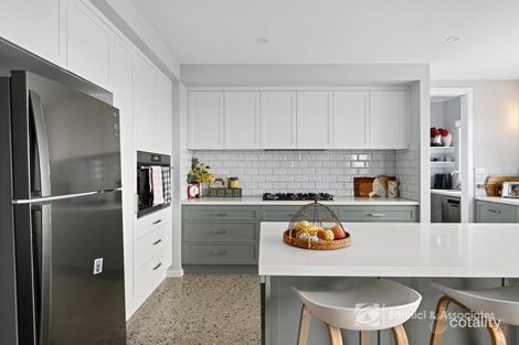 Property photo of 24 Protea Court Jindera NSW 2642