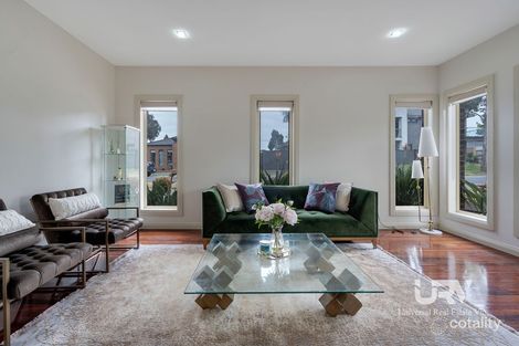 Property photo of 2 Serenity Way Craigieburn VIC 3064