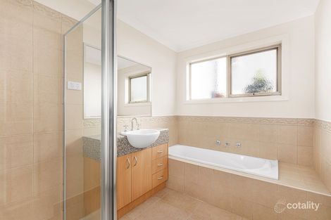 Property photo of 3 Hollyhock Walk South Morang VIC 3752