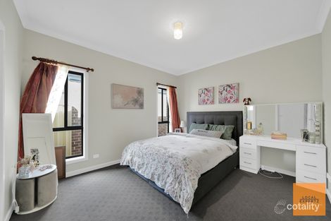 Property photo of 34 Westerfolds Terrace Caroline Springs VIC 3023