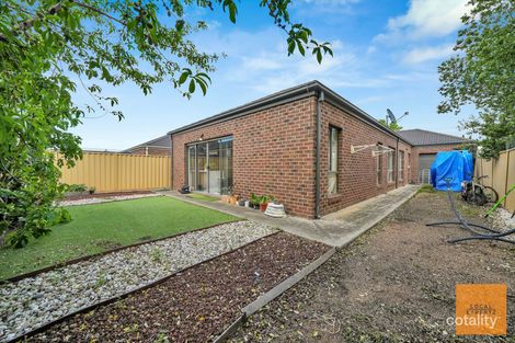 Property photo of 34 Westerfolds Terrace Caroline Springs VIC 3023