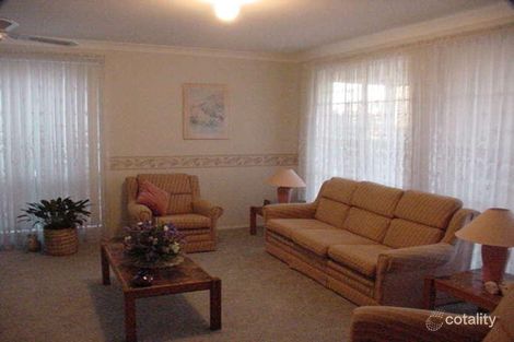 Property photo of 32 Bracken Close Cameron Park NSW 2285