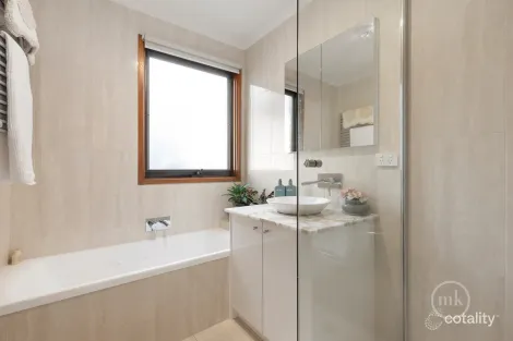 Property photo of 20 Acheron Crescent Eltham North VIC 3095