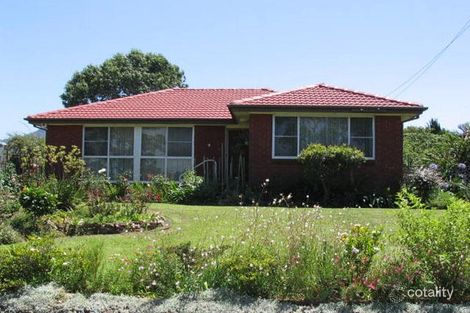 4 Avalon Tce, Figtree, NSW 2525