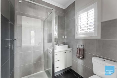 Property photo of 96 Oakview Parade Caroline Springs VIC 3023
