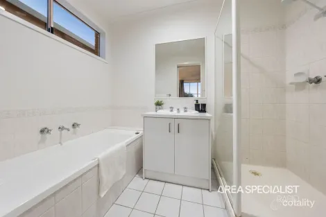 Property photo of 34 Geraldine Drive Hampton Park VIC 3976