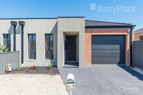 Property photo of 2/15 Surveyor Street Wyndham Vale VIC 3024