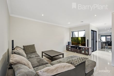 Property photo of 2/15 Surveyor Street Wyndham Vale VIC 3024