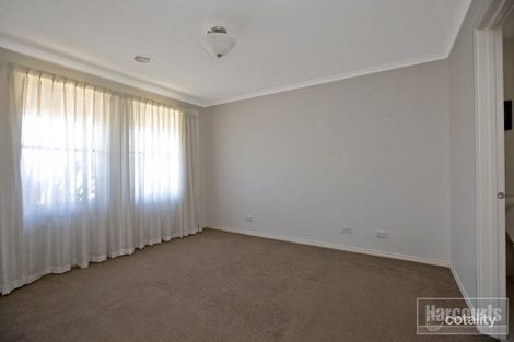 Property photo of 16 Samchelle Place Pakenham VIC 3810