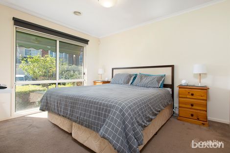 Property photo of 12 Kingsland Close Dingley Village VIC 3172
