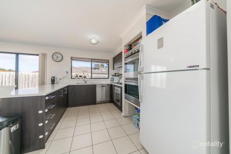 Property photo of 6 Ella Paige Place Carrum Downs VIC 3201