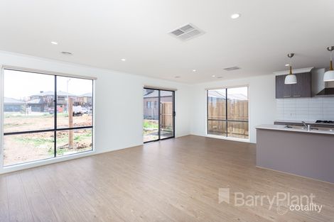 Property photo of 13 Schiller Street Truganina VIC 3029