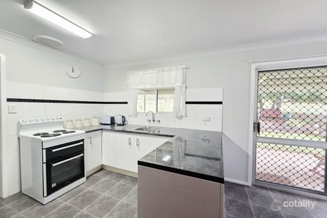 Property photo of 32 Railway Terrace Crows Nest QLD 4355