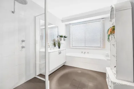Property photo of 1 Crossandra Close Cranebrook NSW 2749