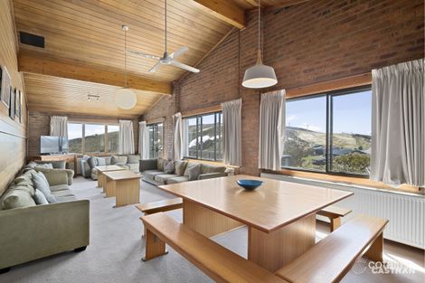 2 Lawlers Ct, Hotham Heights, VIC 3741