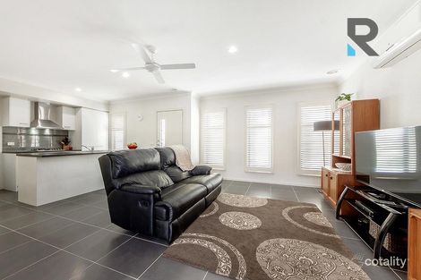 Property photo of 31 Daymar Circuit Craigieburn VIC 3064