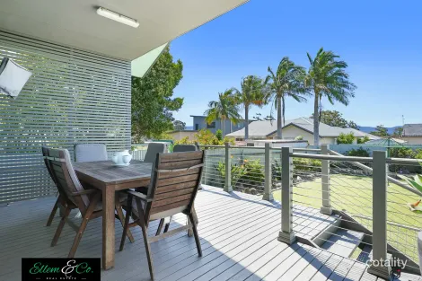 Property photo of 36 Barton Street Oak Flats NSW 2529