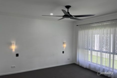 Property photo of 30 Stoneleigh Way Holmview QLD 4207