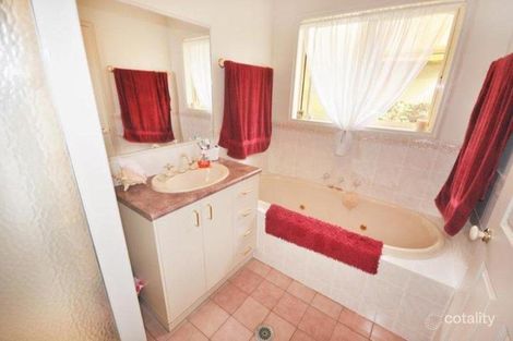 Property photo of 8 Kindra Crescent Coolamon NSW 2701