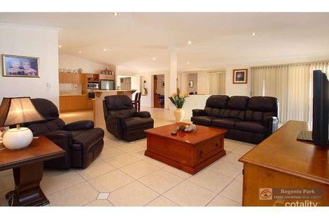 Property photo of 2 Cornell Close Regents Park QLD 4118
