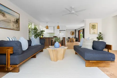 Property photo of 20 Beachside Drive Suffolk Park NSW 2481