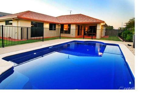 Property photo of 2 Martinique Court Parrearra QLD 4575