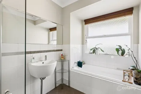 Property photo of 9 Edward Street Sorrento WA 6020