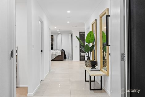 Property photo of 3 Platypus Street Bahrs Scrub QLD 4207