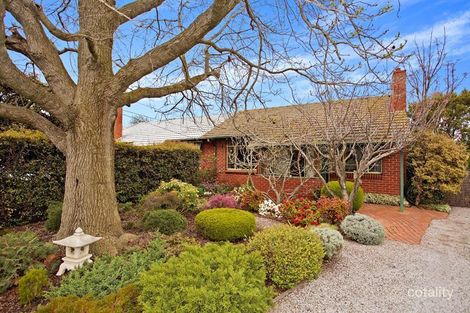 18 Heath Cres, Hampton East, VIC 3188