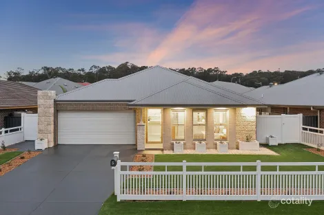 Property photo of 5 Stanhope Crescent Wadalba NSW 2259