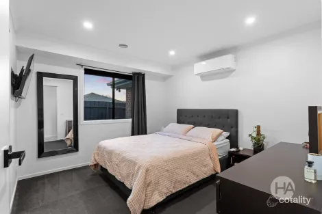 Property photo of 34 Banksia Crescent Tyabb VIC 3913