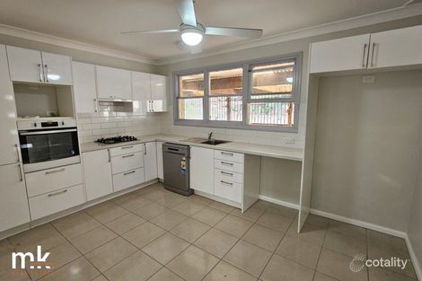 Property photo of 31 Bottlebrush Avenue Bradbury NSW 2560
