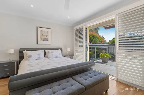 Property photo of 8 Carcoola Street Benowa QLD 4217