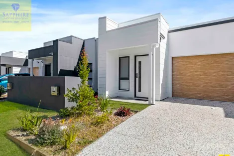16 ISLAND PDE, MORAYFIELD, QLD 4506