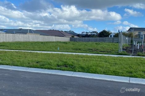 Property photo of 25 Headland Way Inverloch VIC 3996