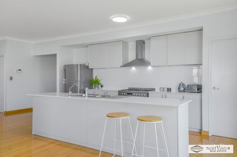 Property photo of 7 Splash Terrace Lake Coogee WA 6166