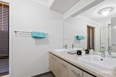 Property photo of 67 Aquatic Drive Cranbourne West VIC 3977