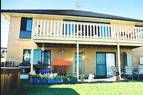 Property photo of 32 Master Street Belmont North NSW 2280