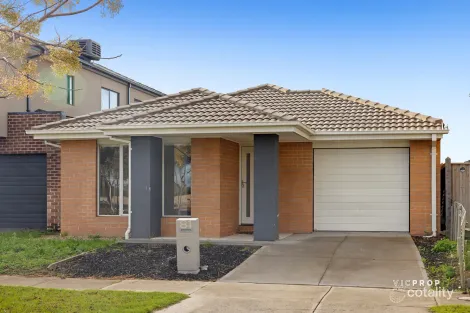 Property photo of 81 Mulloway Drive Point Cook VIC 3030