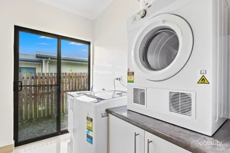 Property photo of 32 Parker Road Cannonvale QLD 4802