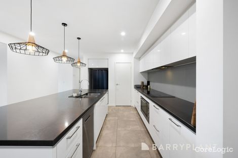 Property photo of 35 Wiltshire Boulevard Thornhill Park VIC 3335