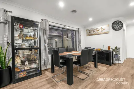 Property photo of 16 Garig Way Tarneit VIC 3029