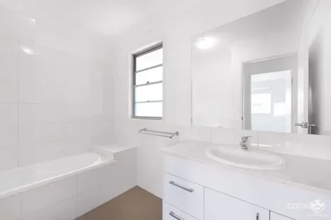 Property photo of 44/51 River Road Bundamba QLD 4304