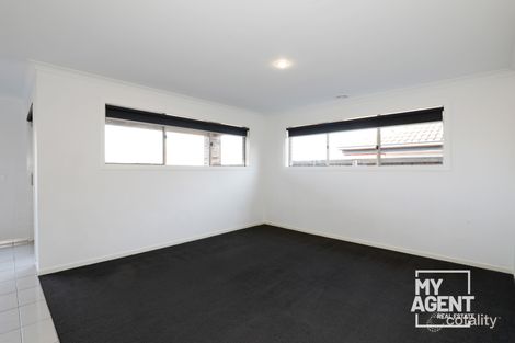 Property photo of 26 Cascade Way Pakenham VIC 3810