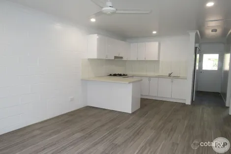 Property photo of 2/41 Roberts Street Hermit Park QLD 4812